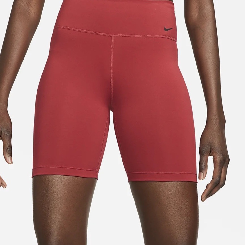 Nike One Women’s Mid-Rise 7” Bike Shorts in Small